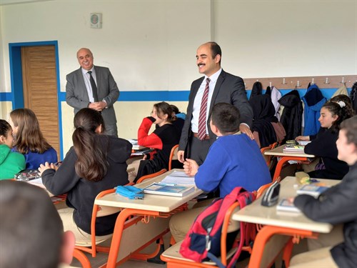 Kaymakamımız Şehit Ümit Çoban İlk ve Ortaokulu’nda Öğrencilerle Bir Araya Geldi